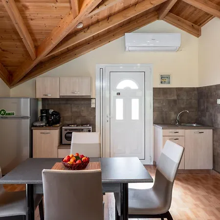 Maria's Sea View Apartament Mousata