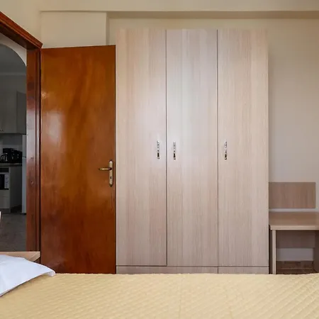 Maria's Sea View Apartament