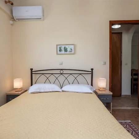 Maria's Sea View Apartament *